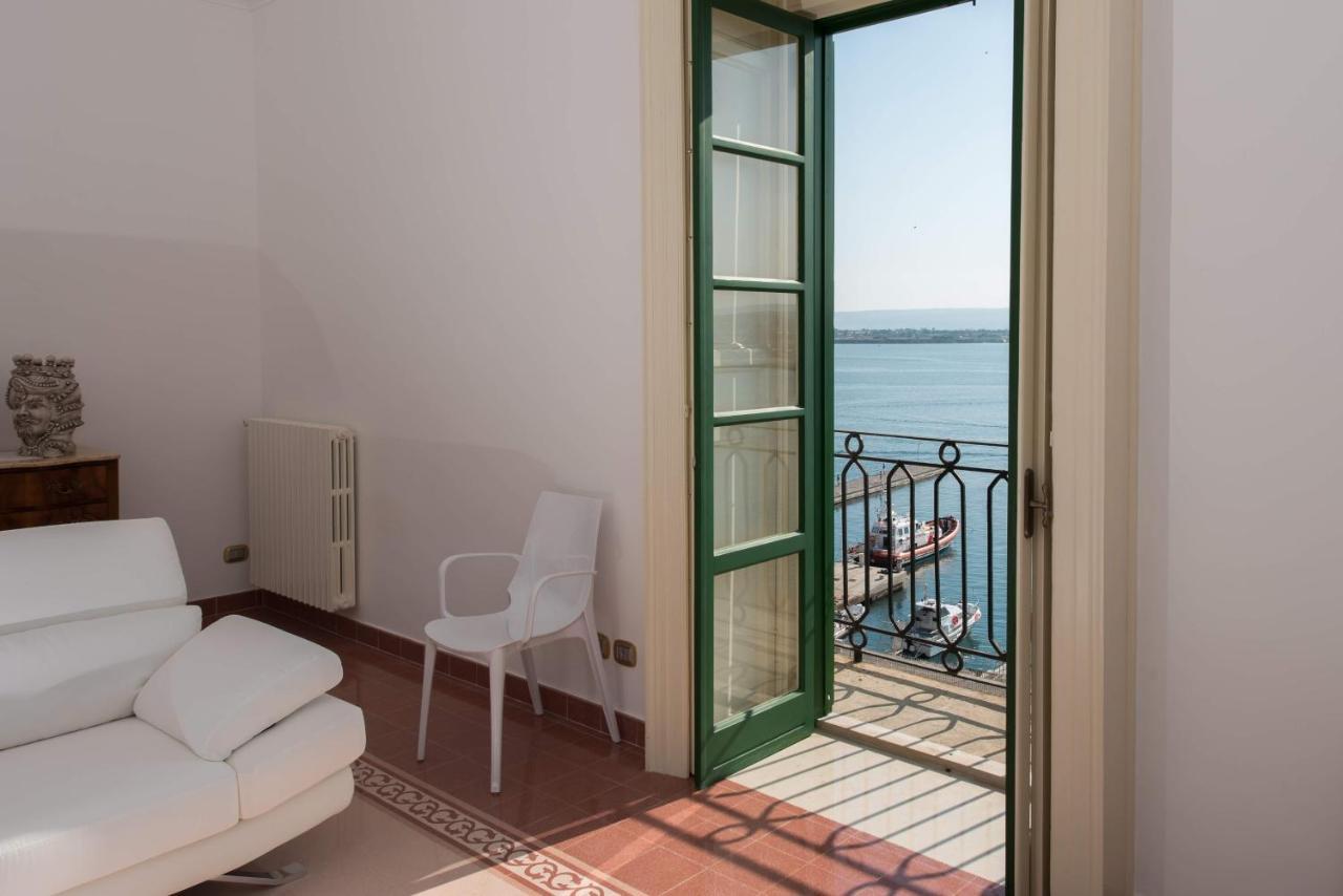 Duomo Seaside Deluxe Apartment By Ortigia Apartments Syracuse Exterior foto
